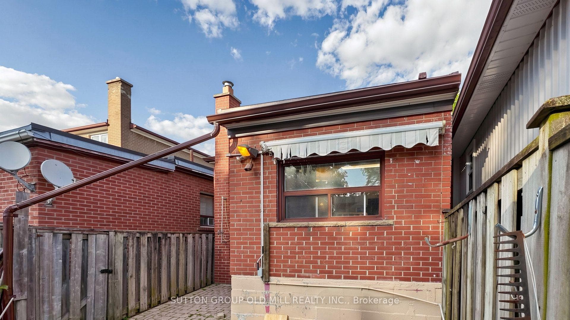 6 Hilldale Road photo 39