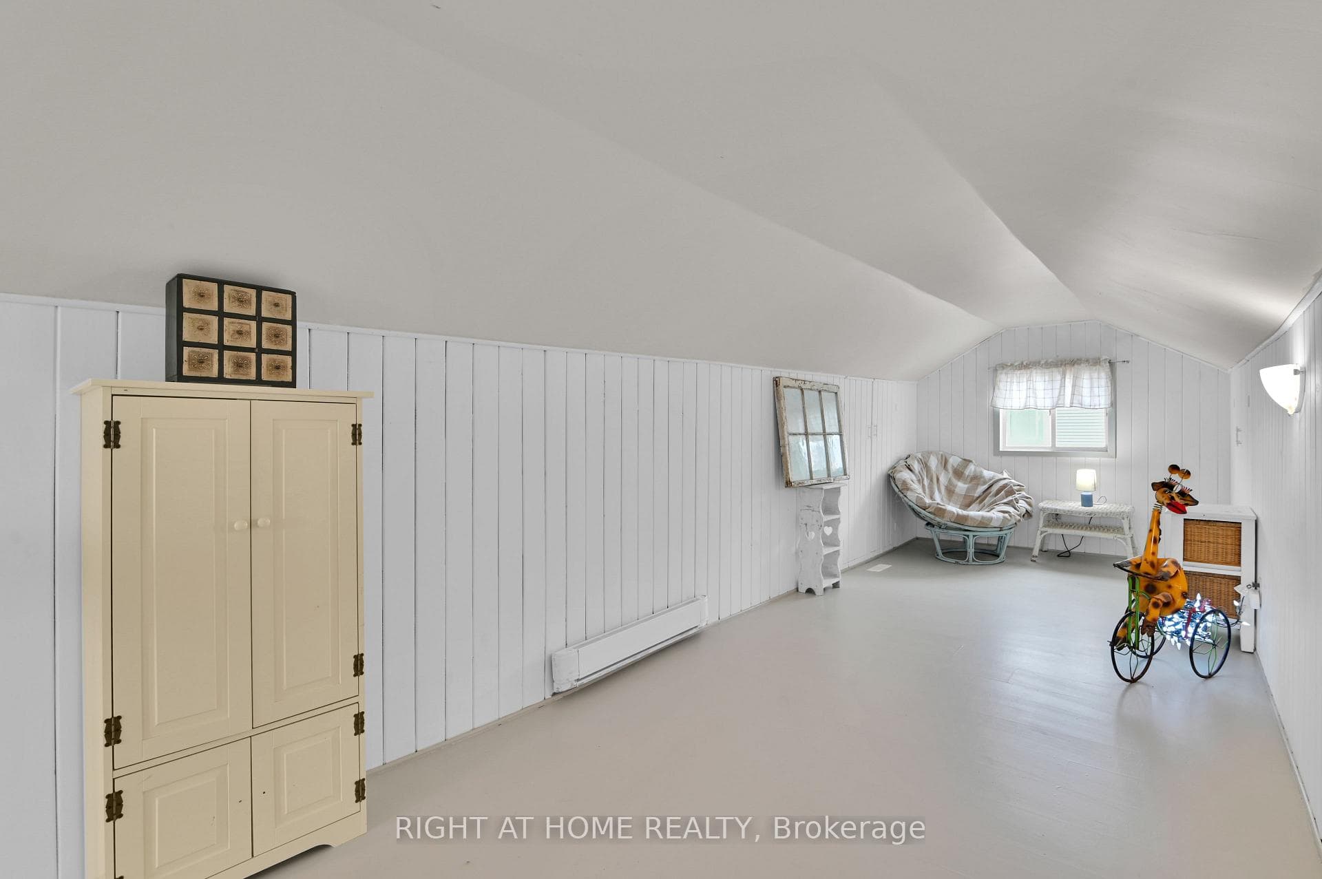 541 Albert Street photo 21