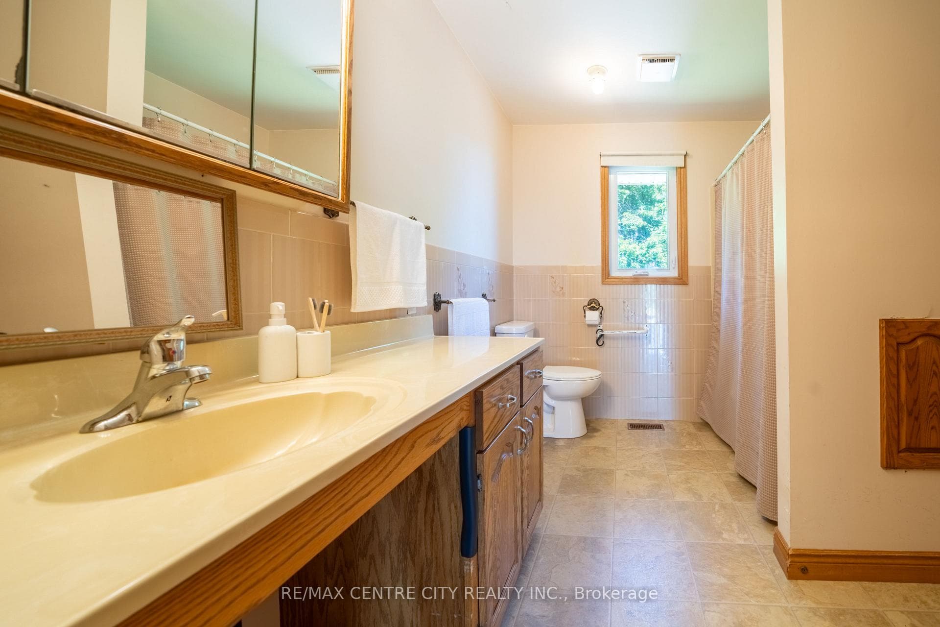 2200 Katesville Drive photo 26