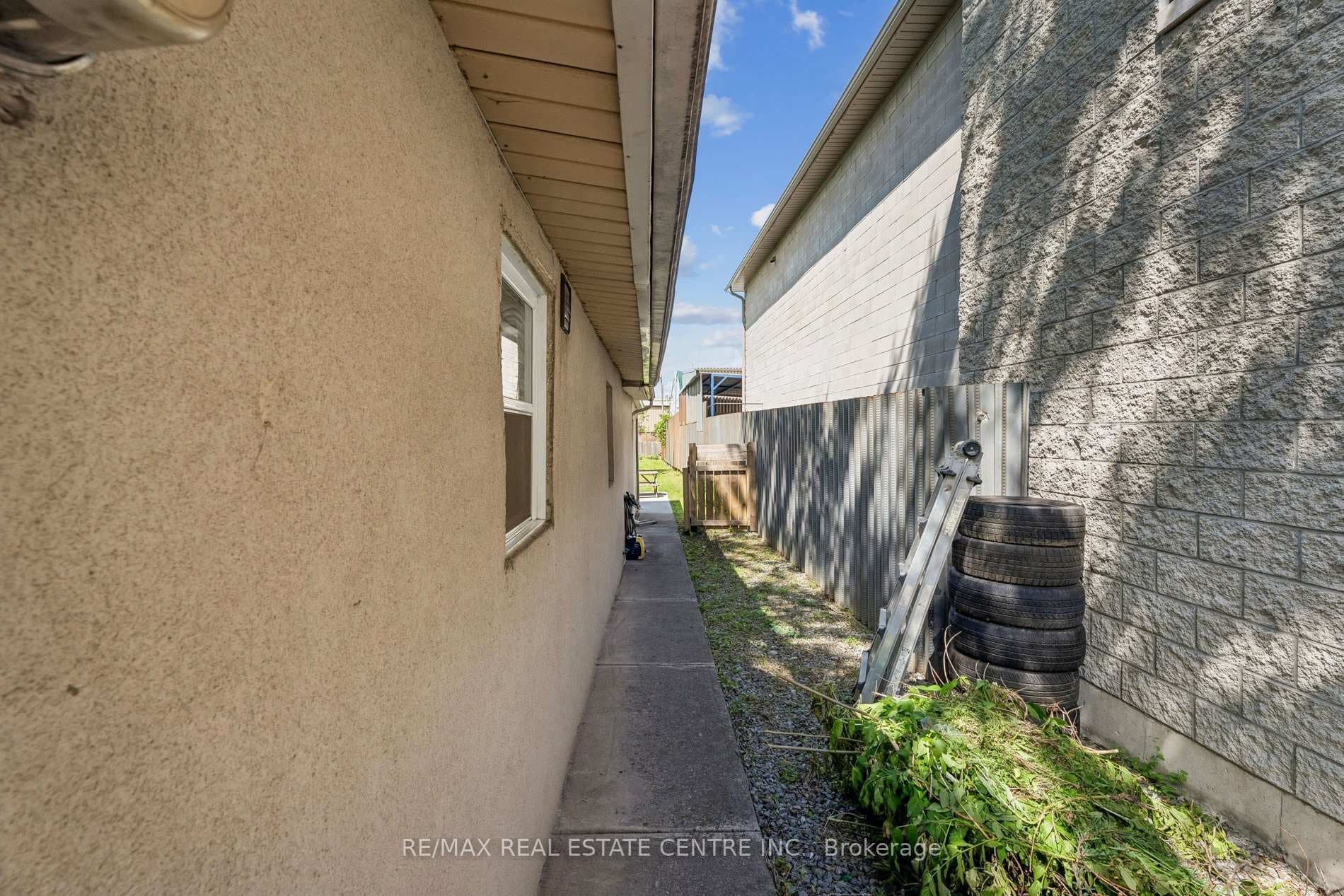 43 Whitfield Avenue photo 37