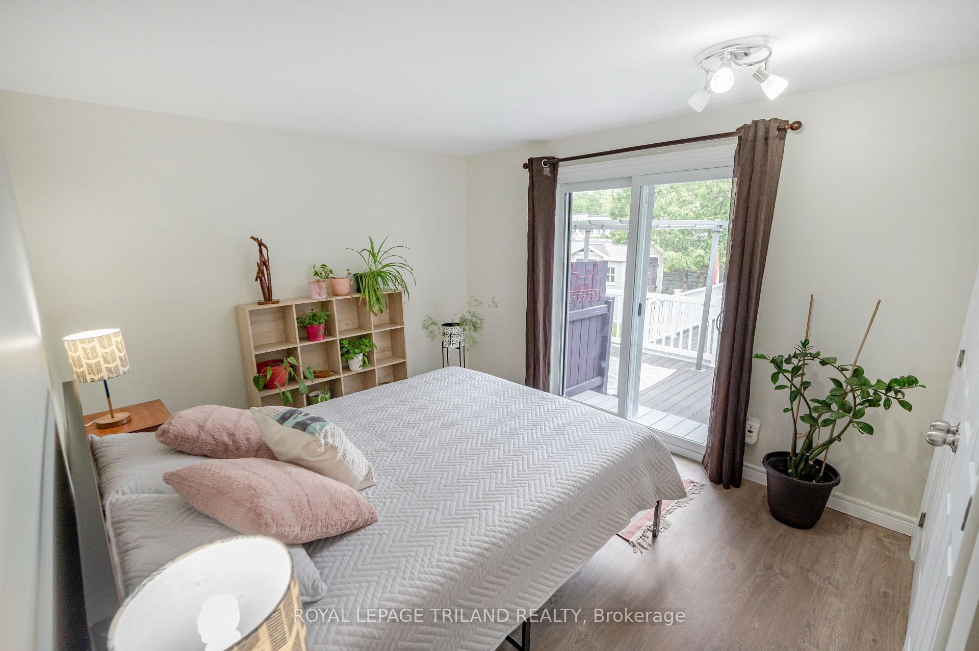 73 GENEVIVE Place photo 17