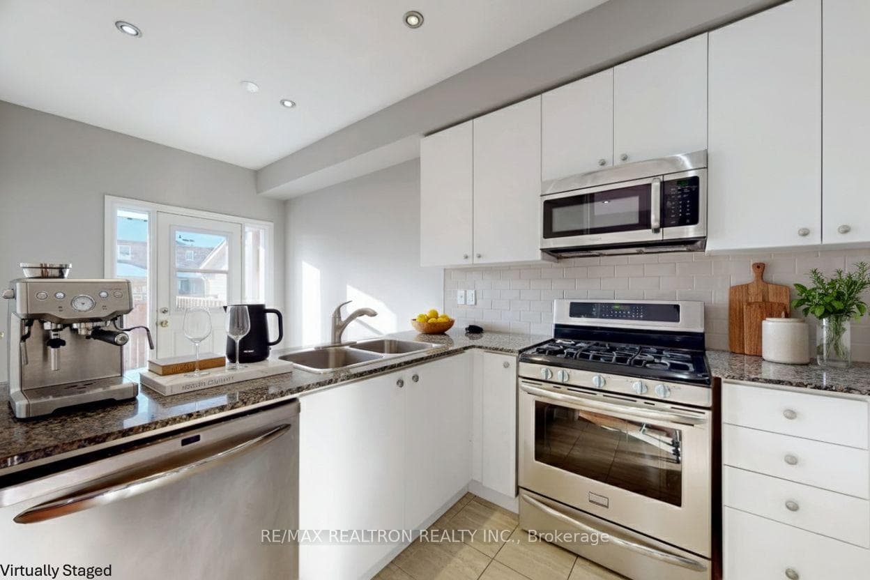 2442 Earl Grey Avenue photo 12
