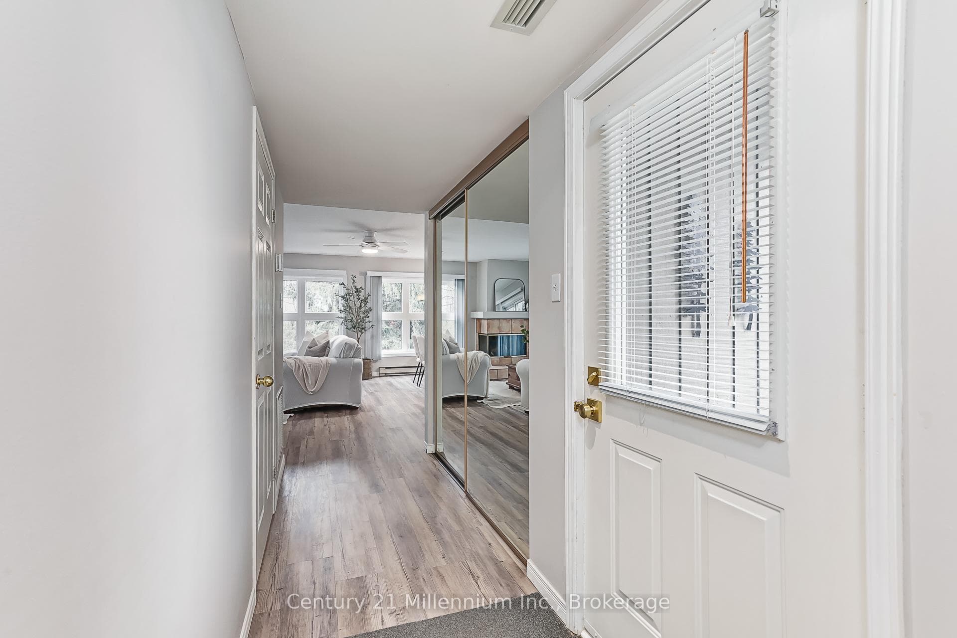 409 Mariners Way photo 2