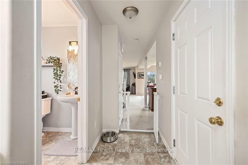 1473 ALBANY Drive photo 28