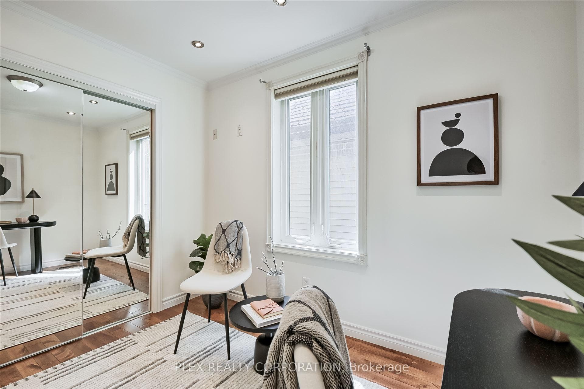 192 Coxwell Avenue photo 26