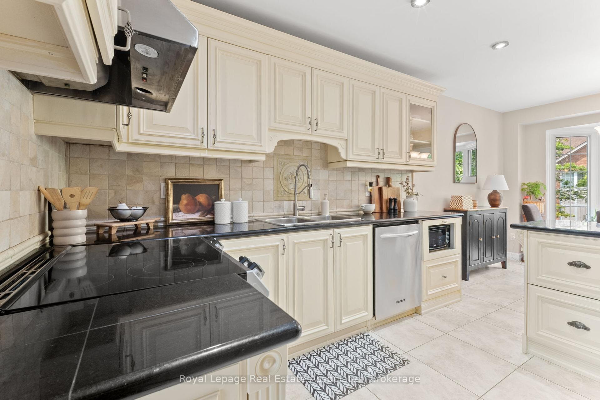 4605 Donegal Drive Unit 7 photo 6