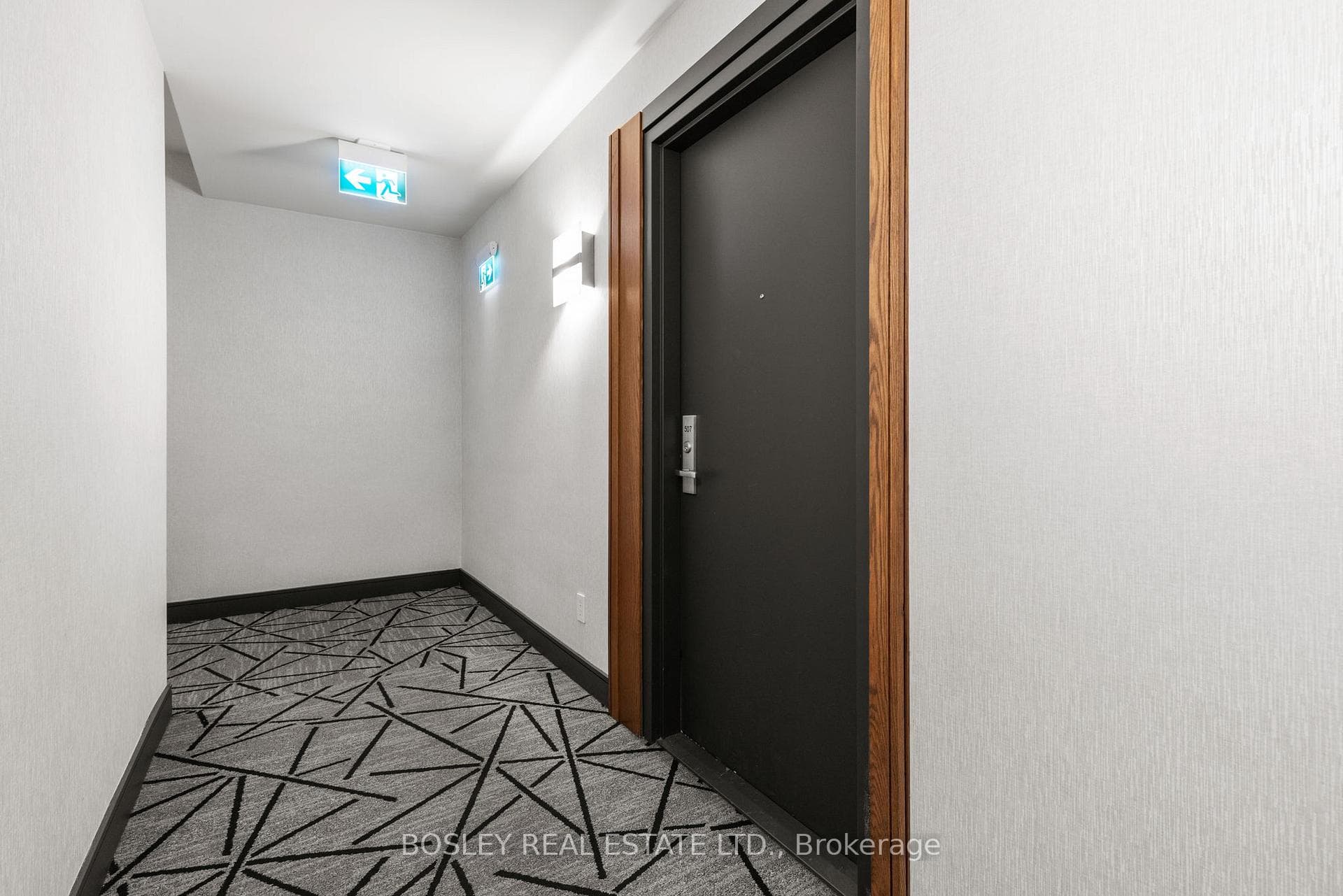 8 Charlotte Street Unit 507 photo 2