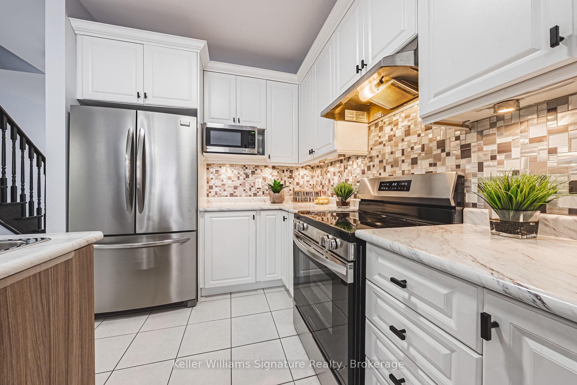 27 Dufay Road photo 6
