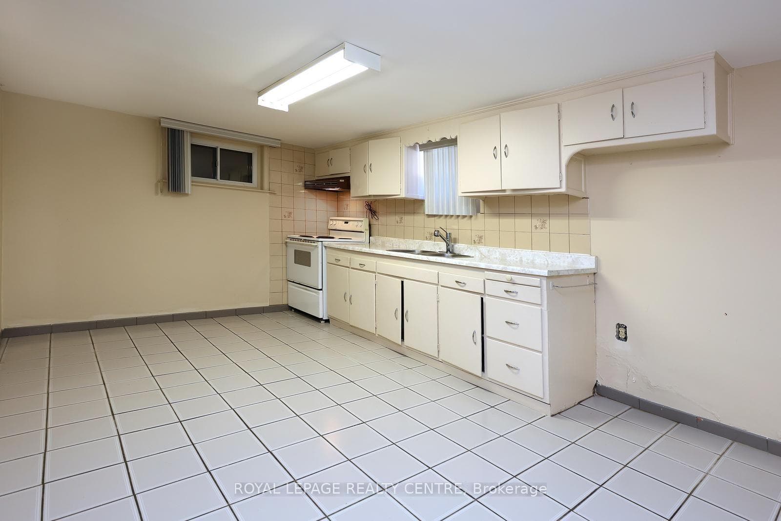 170 Simpson Avenue photo 25