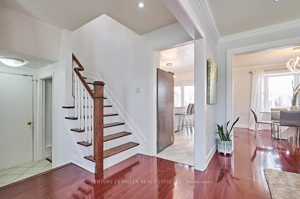 7 Tipton Crescent photo 28