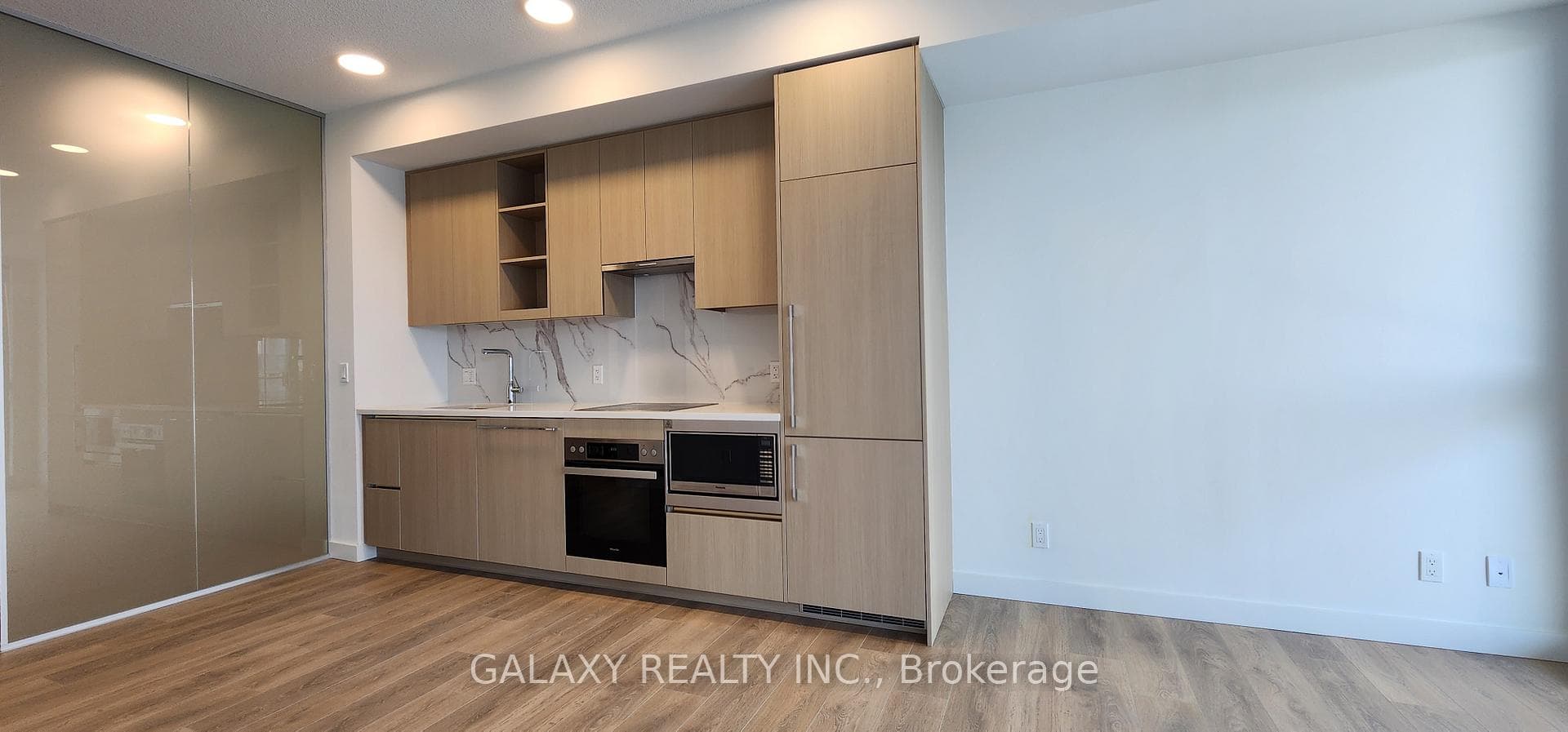 27 McMahon Drive Unit 1208 photo 6