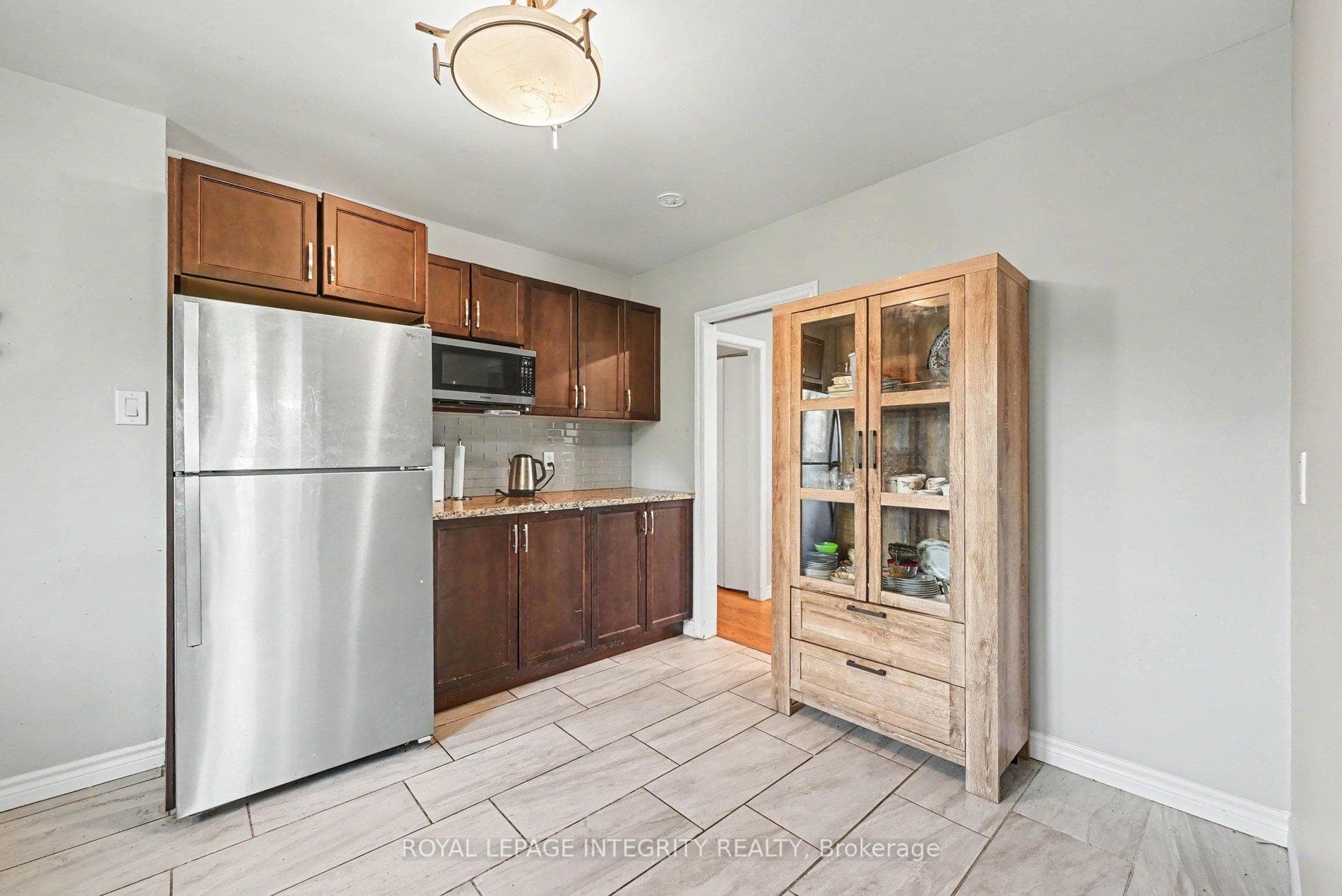 104 Viewmount Drive photo 8