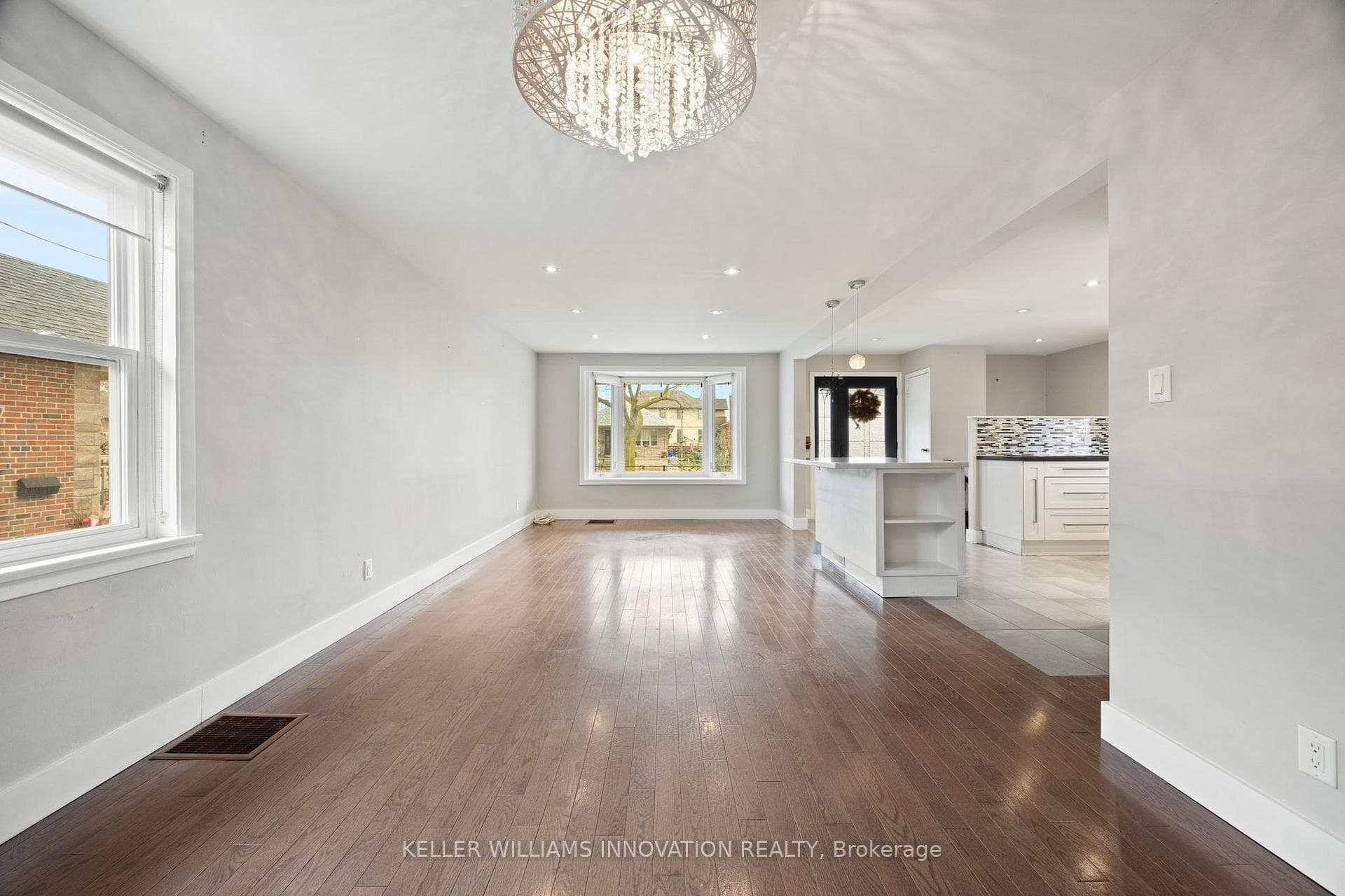 15 Rosewood Avenue photo 11