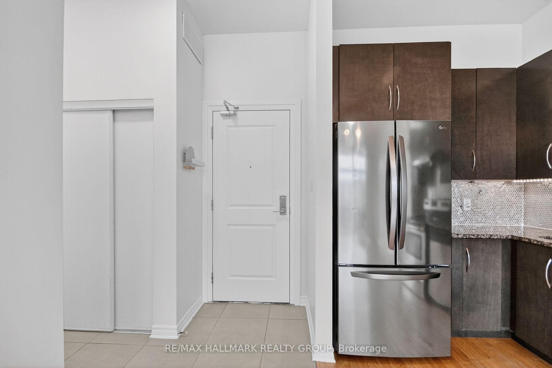 682 Churchill Avenue Unit 210 photo 2