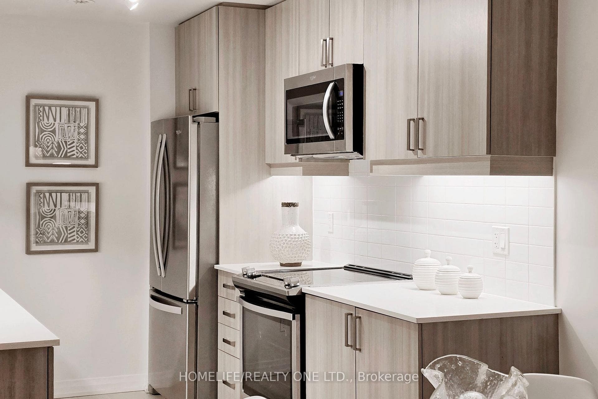 1050 Portage Parkway Unit TH#31 photo 12