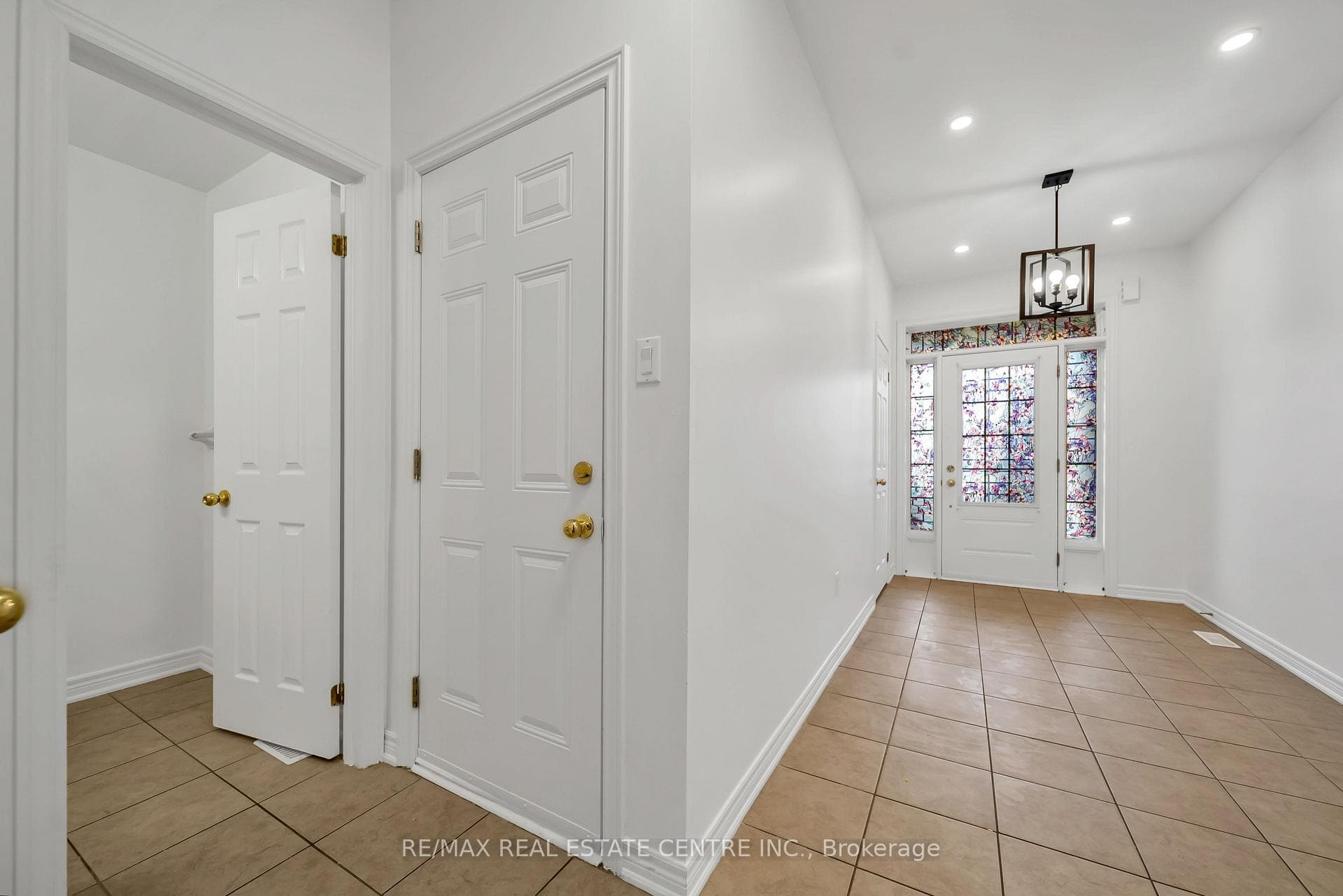 8 Munch Place photo 14