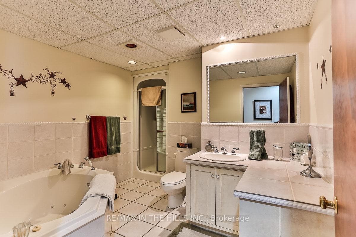 933009 Airport Road photo 9