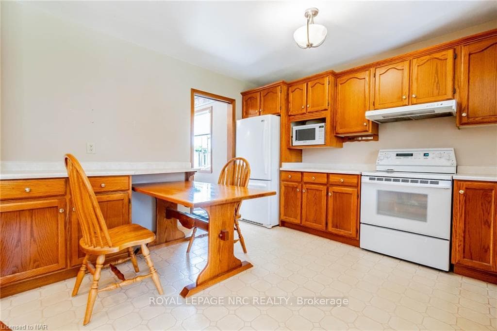 601 BUNTING Road photo 14
