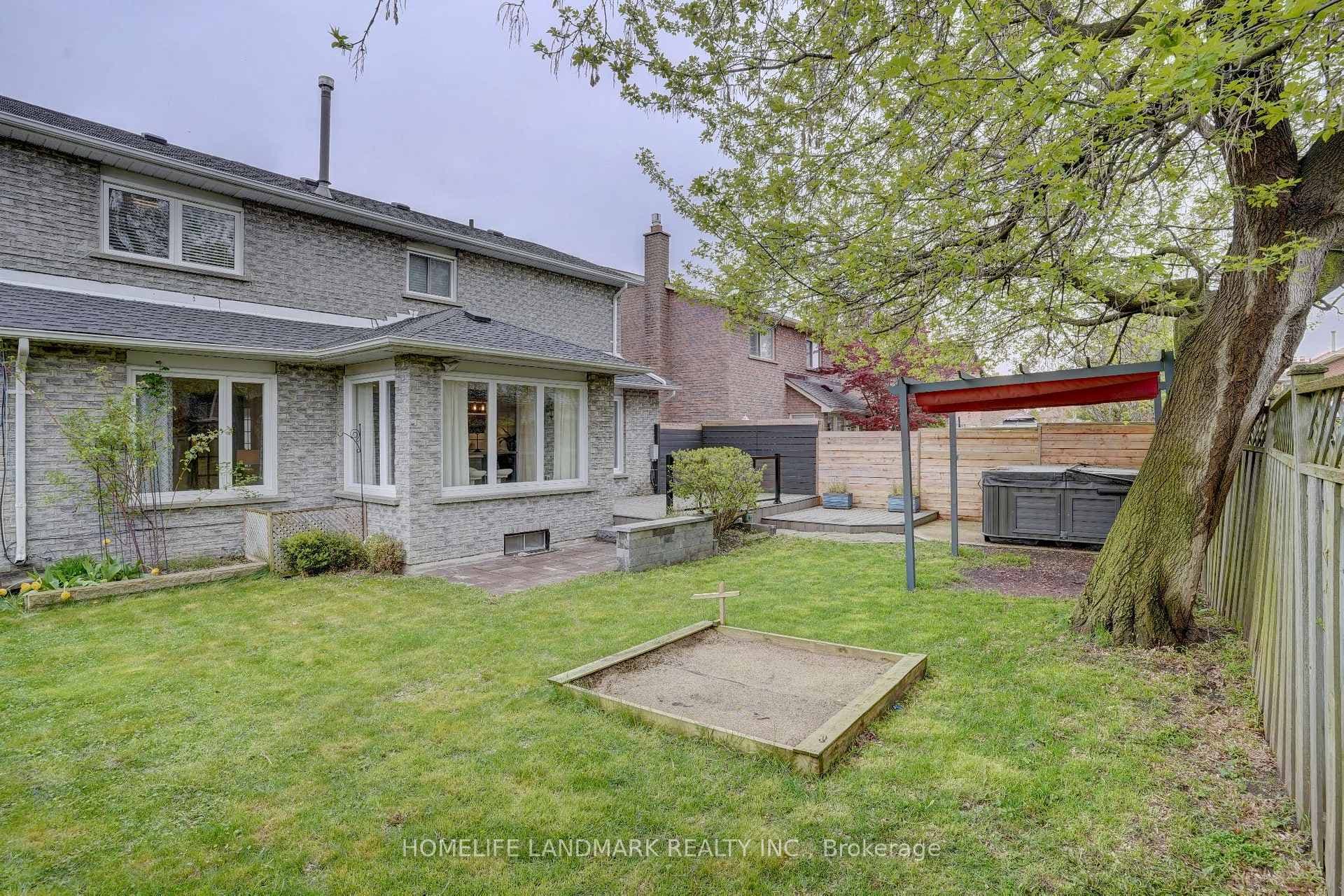 98 Calverley Trail photo 33