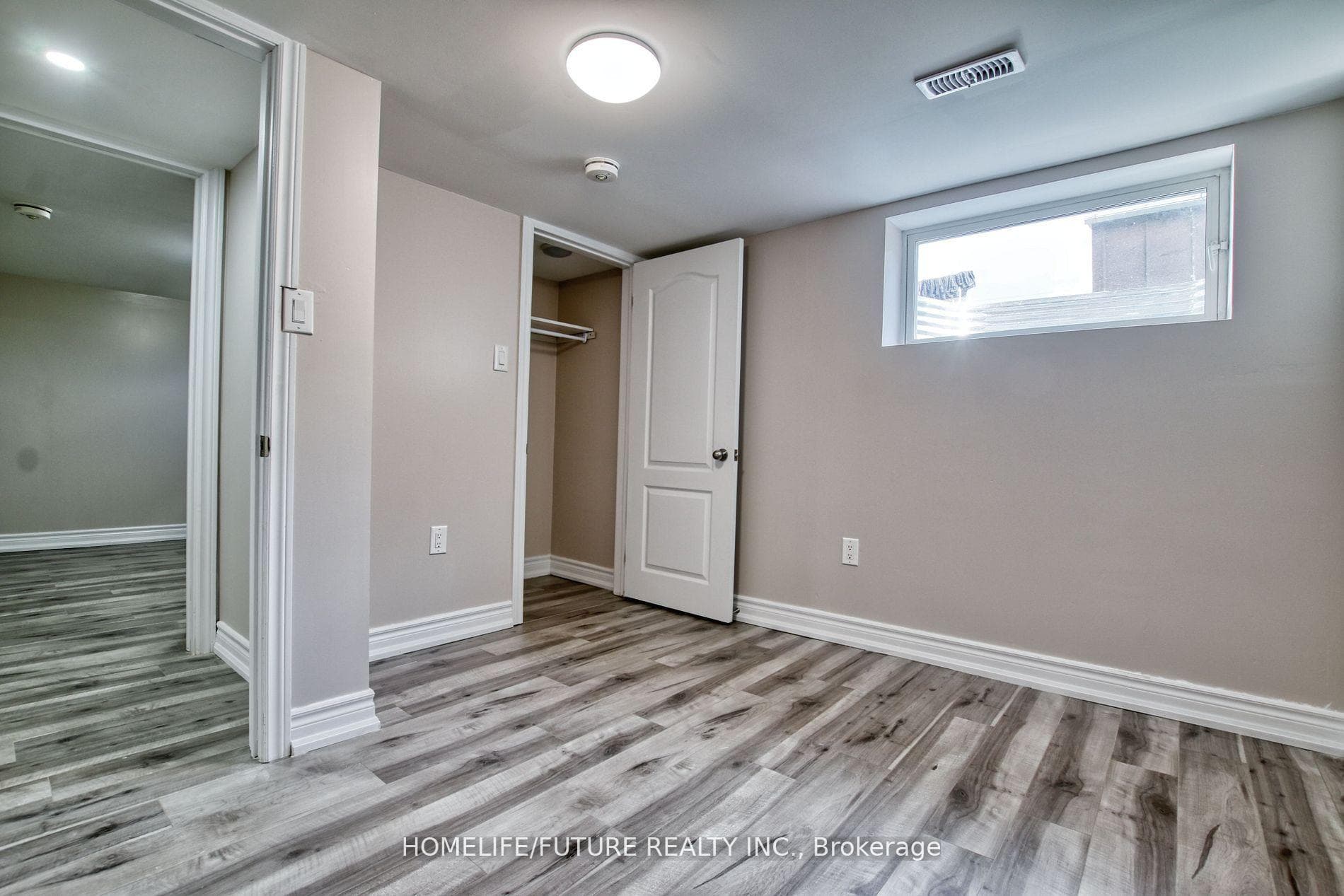 221 Hupfield Trail Unit MAIN photo 4