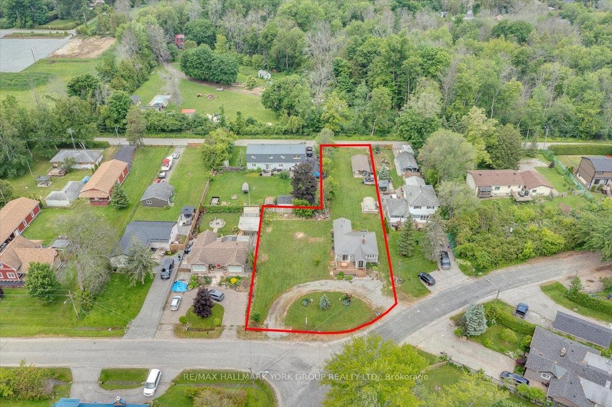 21 Lakeshore Road photo 32