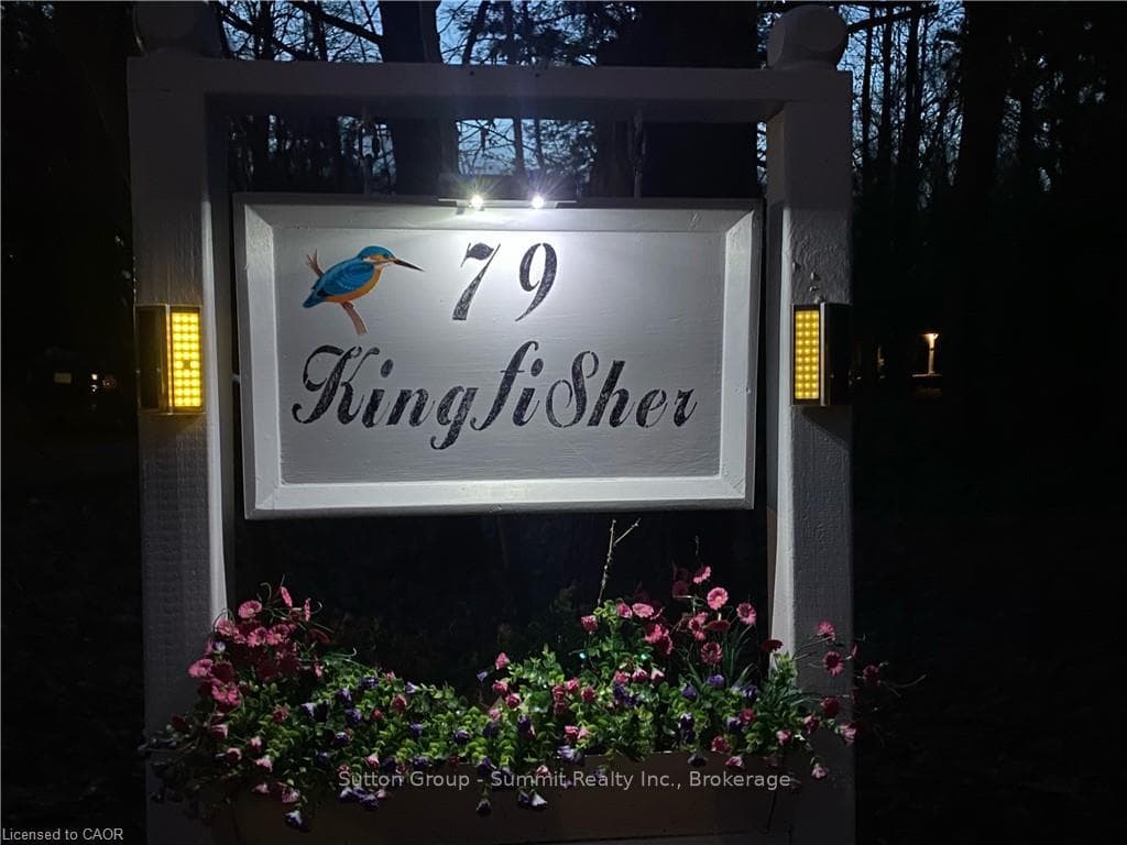 79 KINGFISHER Crescent photo 1