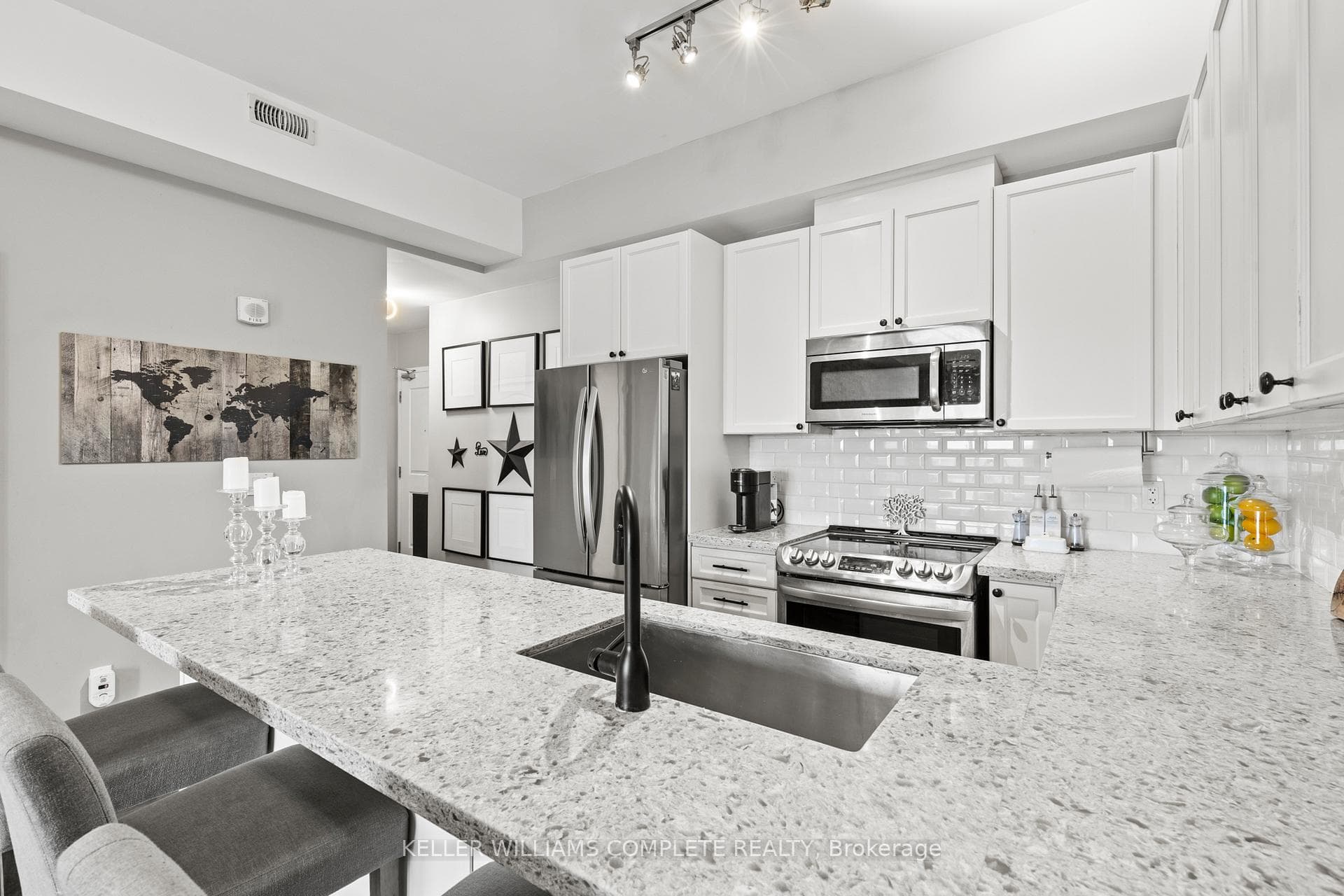 1370 Costigan Road Unit 412 photo 8