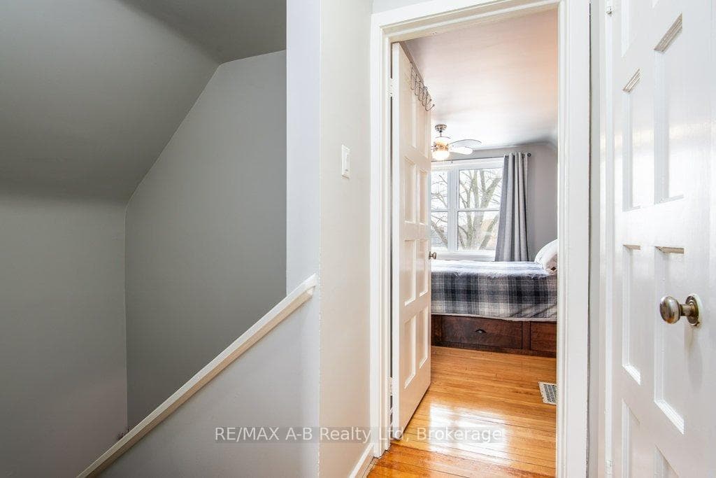 54 Glastonbury Drive photo 35