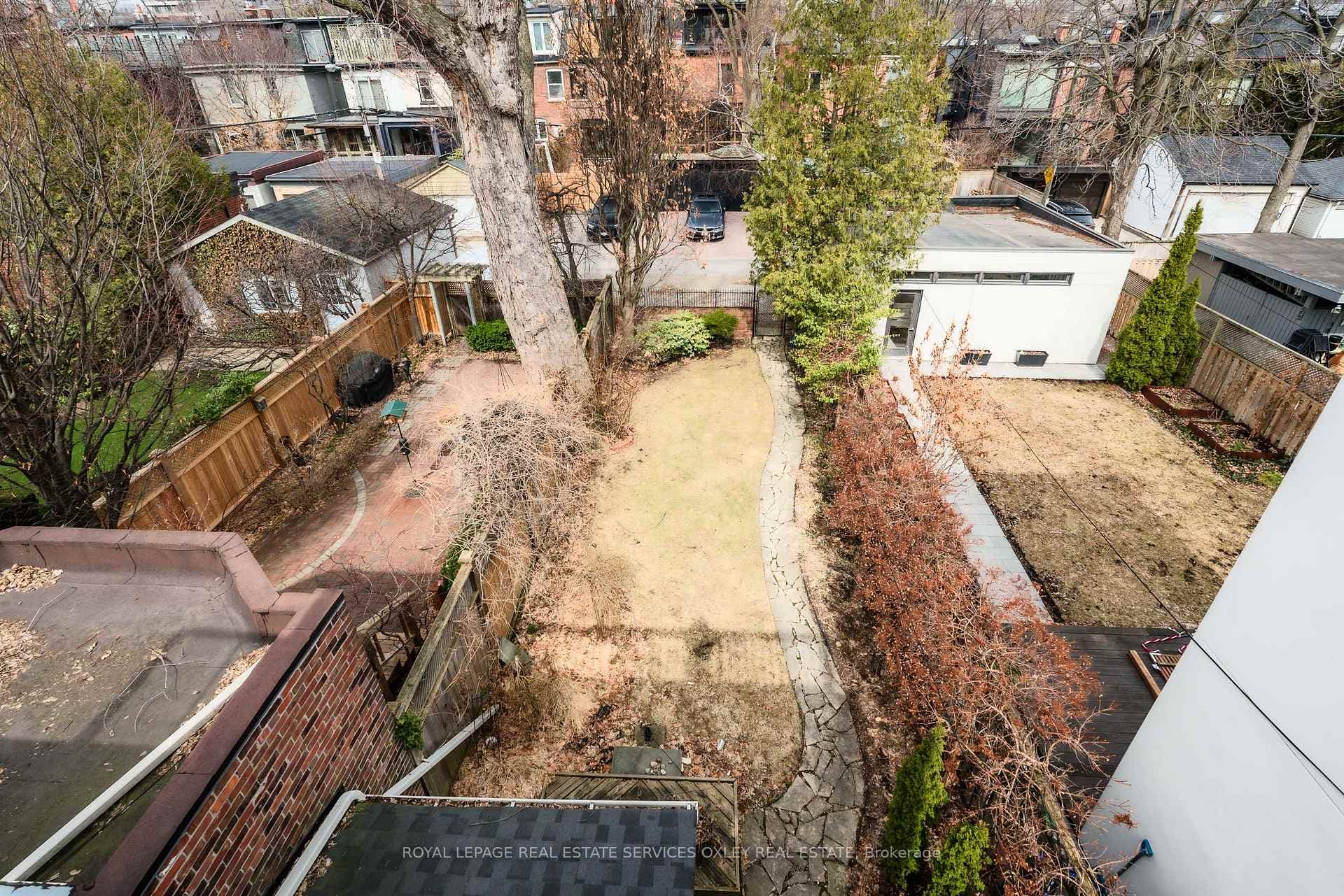 116 Roxborough Street photo 30