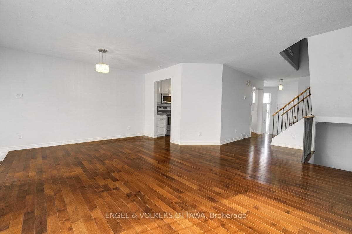 101 Halley Street photo 36