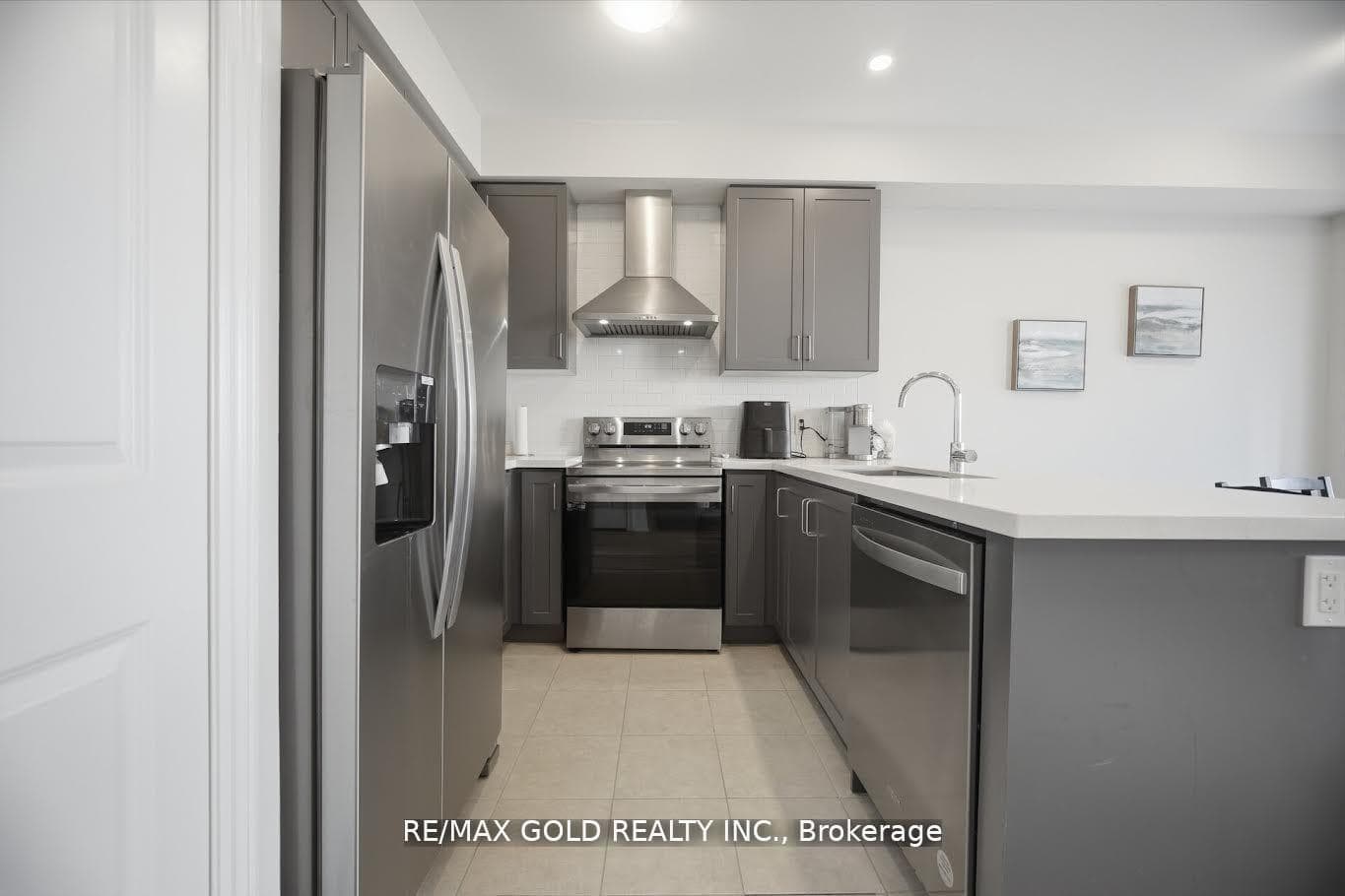 30 Mia Drive Unit 2 photo 9