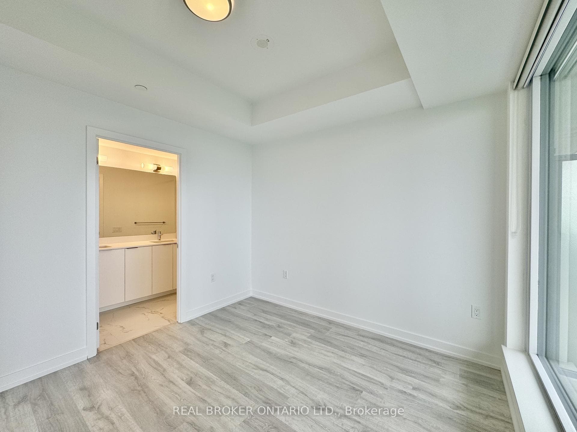 7 Golden Lion Heights Unit 2504 photo 9