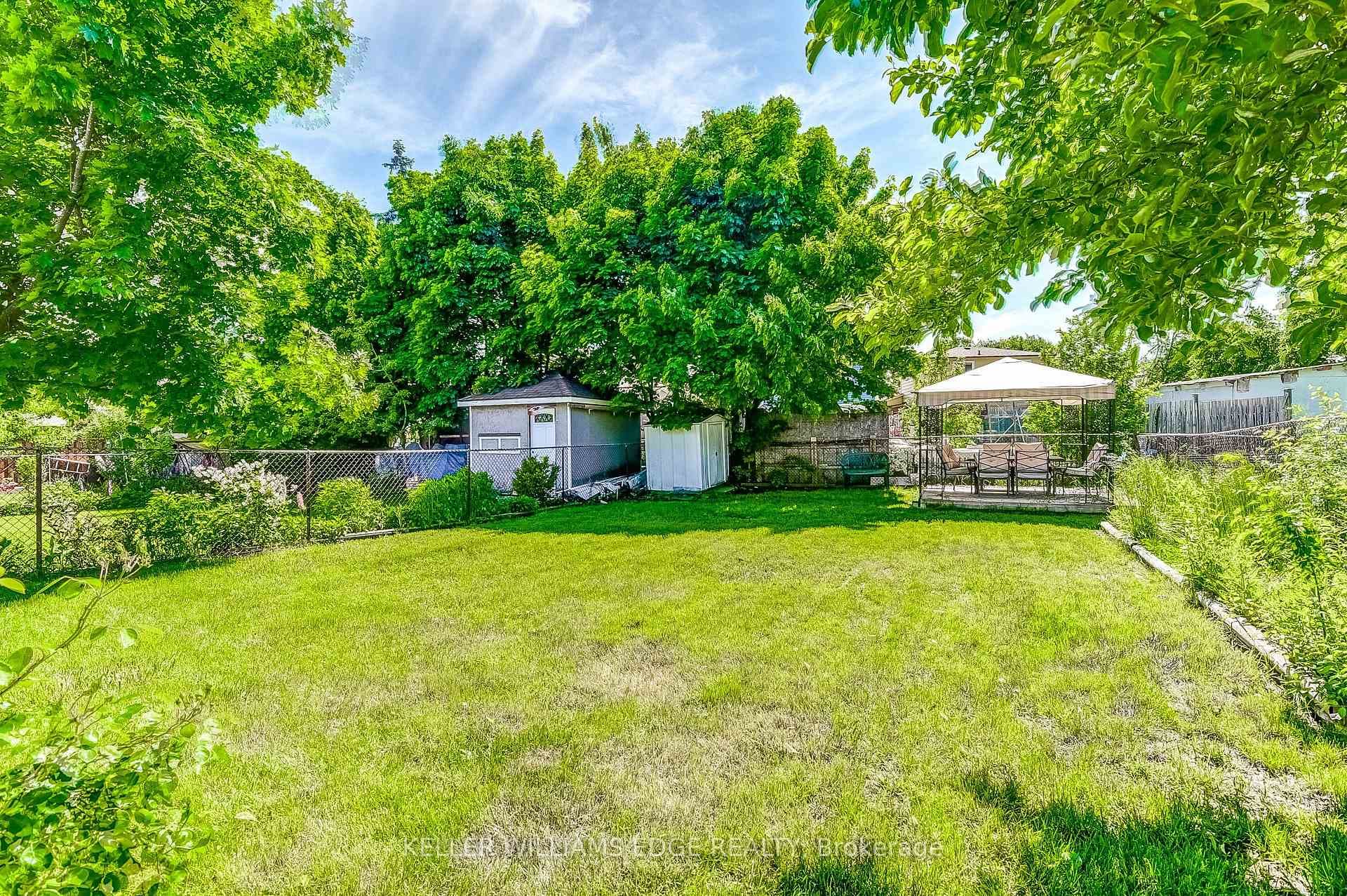40 Glenvale Boulevard photo 33