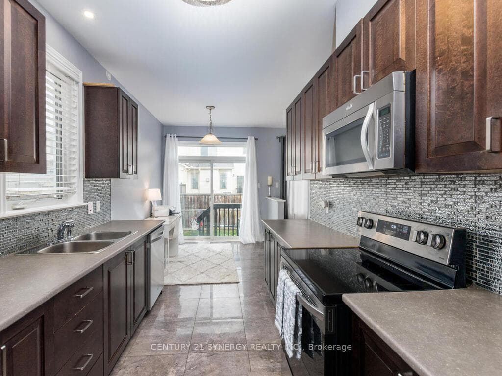 634 Moorpark Avenue photo 12