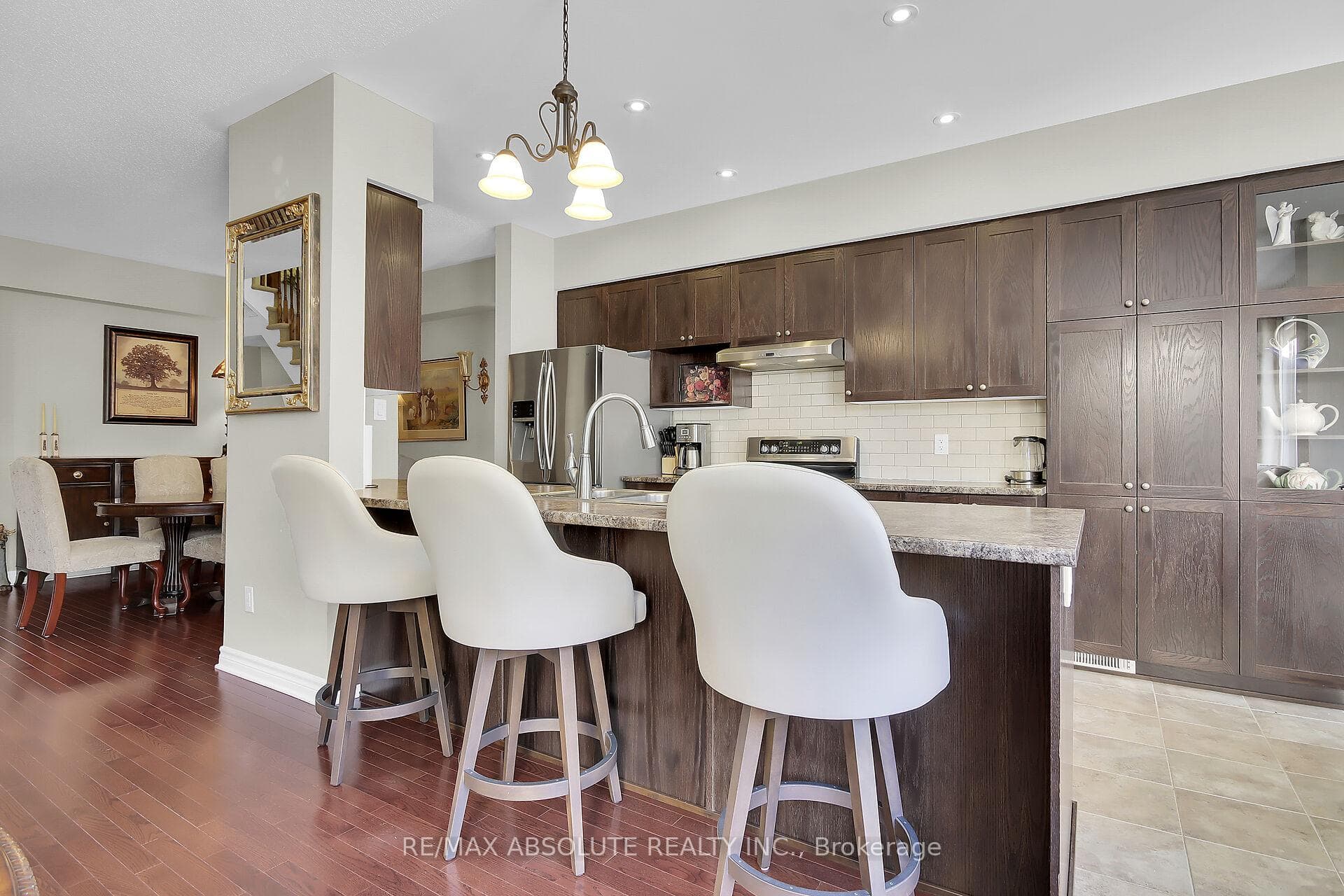1118 Tischart Crescent photo 11