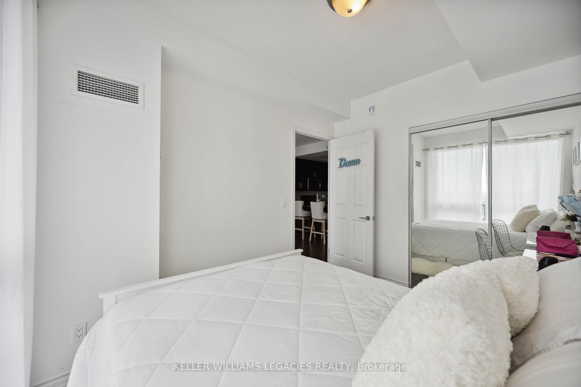 15 James Finlay Way Unit 1006 photo 19
