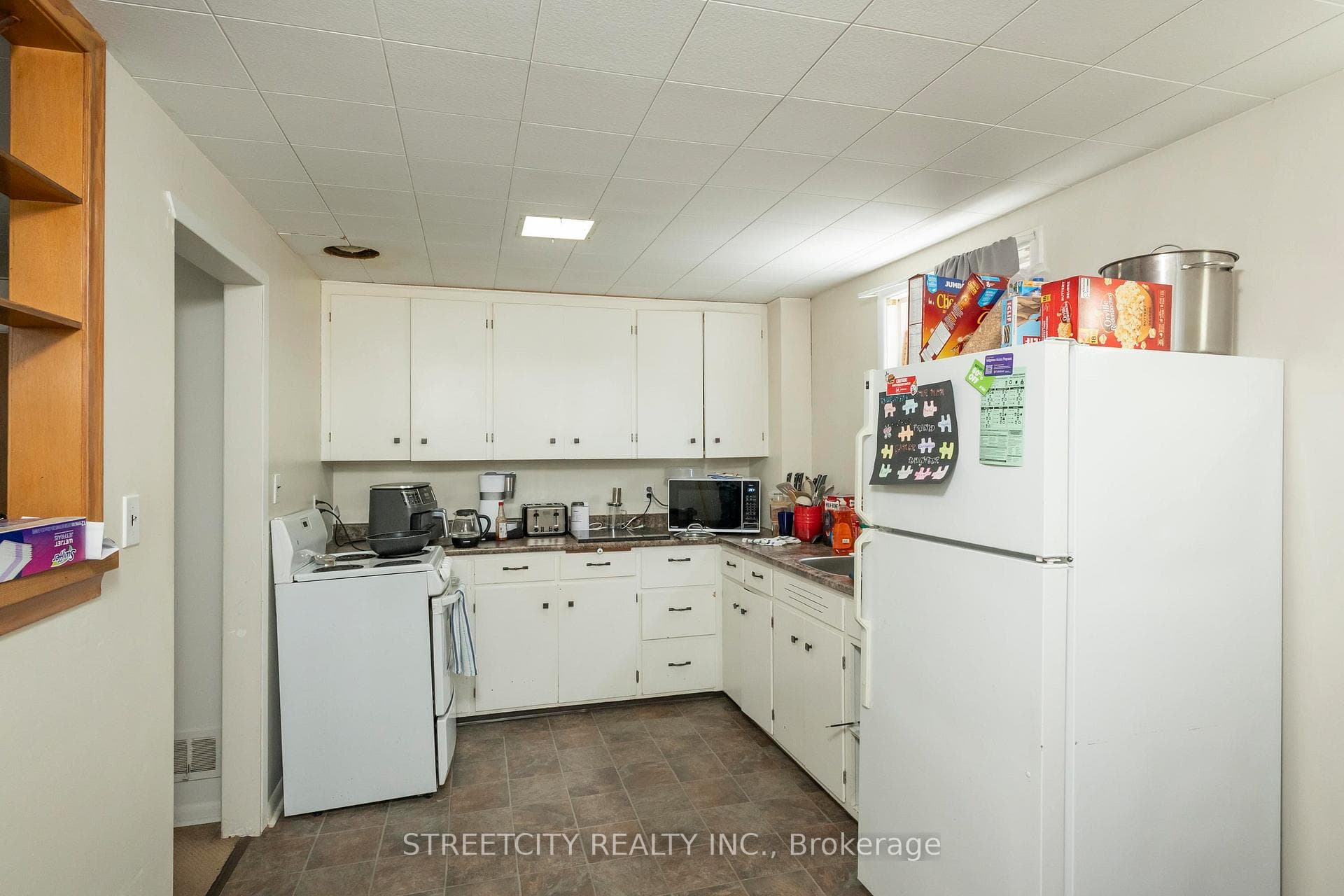530 Hyde Park Avenue photo 32