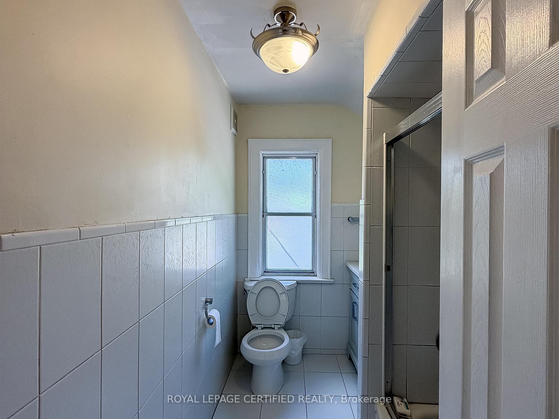 148 Belgravia Avenue Unit Upper photo 5