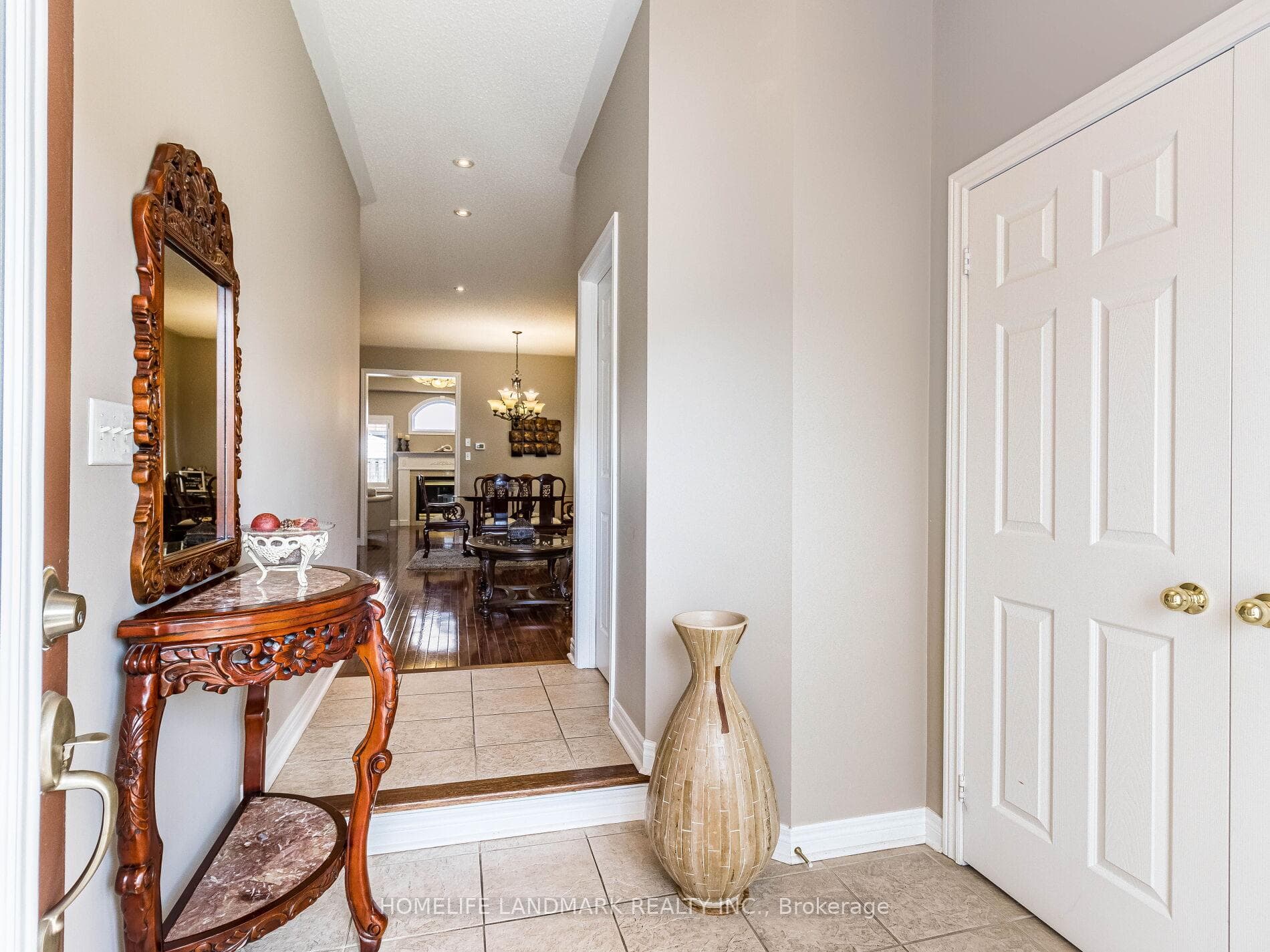 52 Hardgate Crescent photo 3