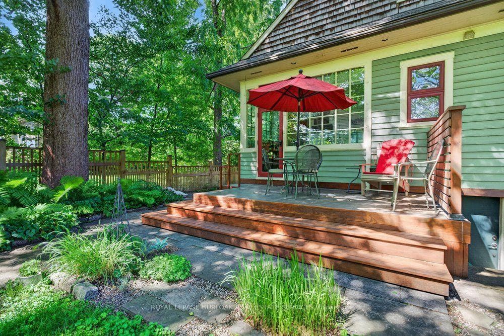 526 Burlington Avenue photo 39