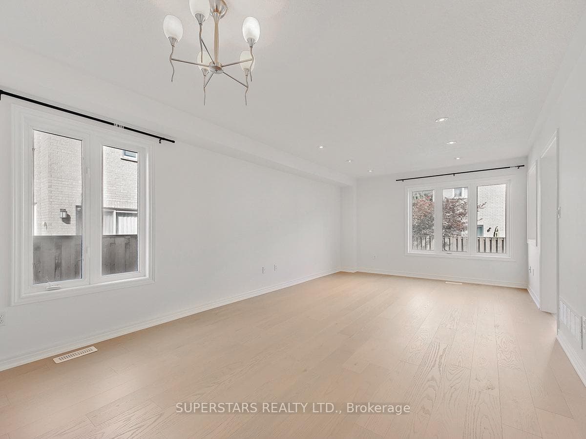 43 Cathmar Drive photo 3