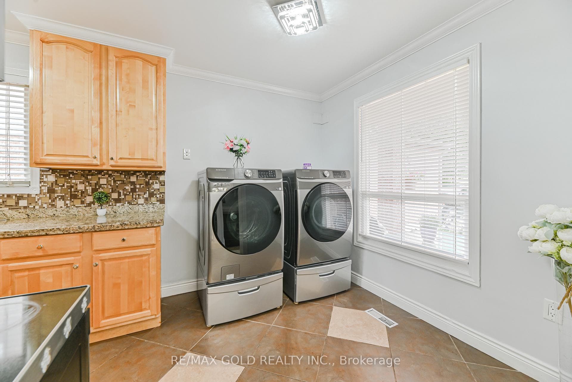 31 Cassander Crescent photo 11