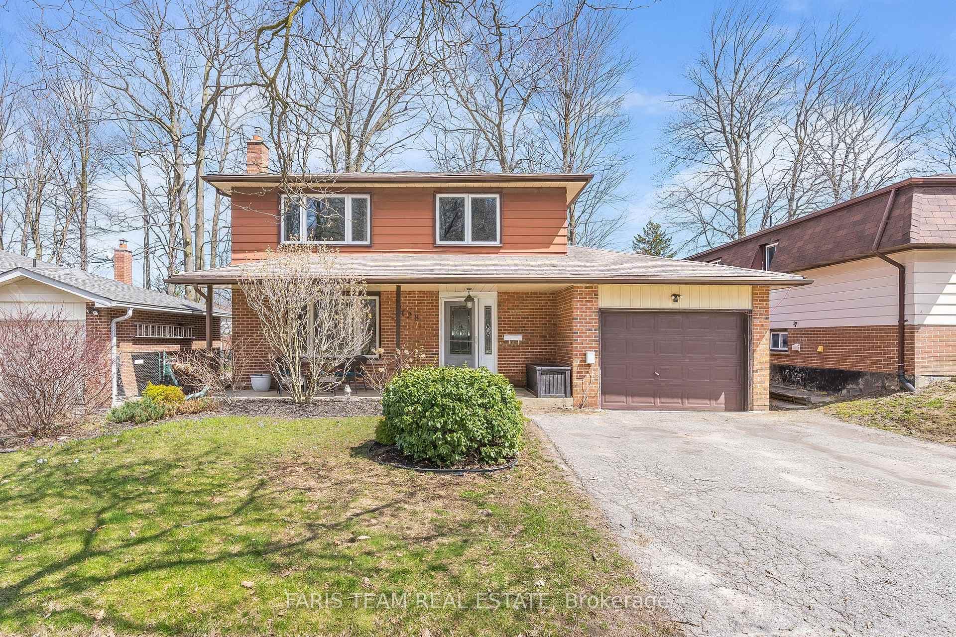 128 Springdale Drive photo 2