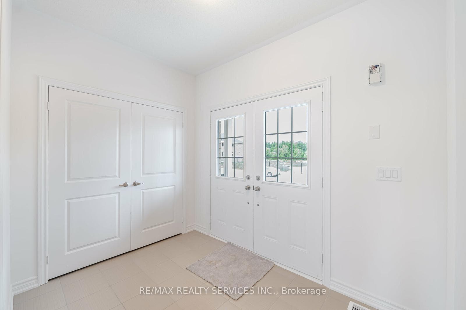 360 Russell Street photo 5