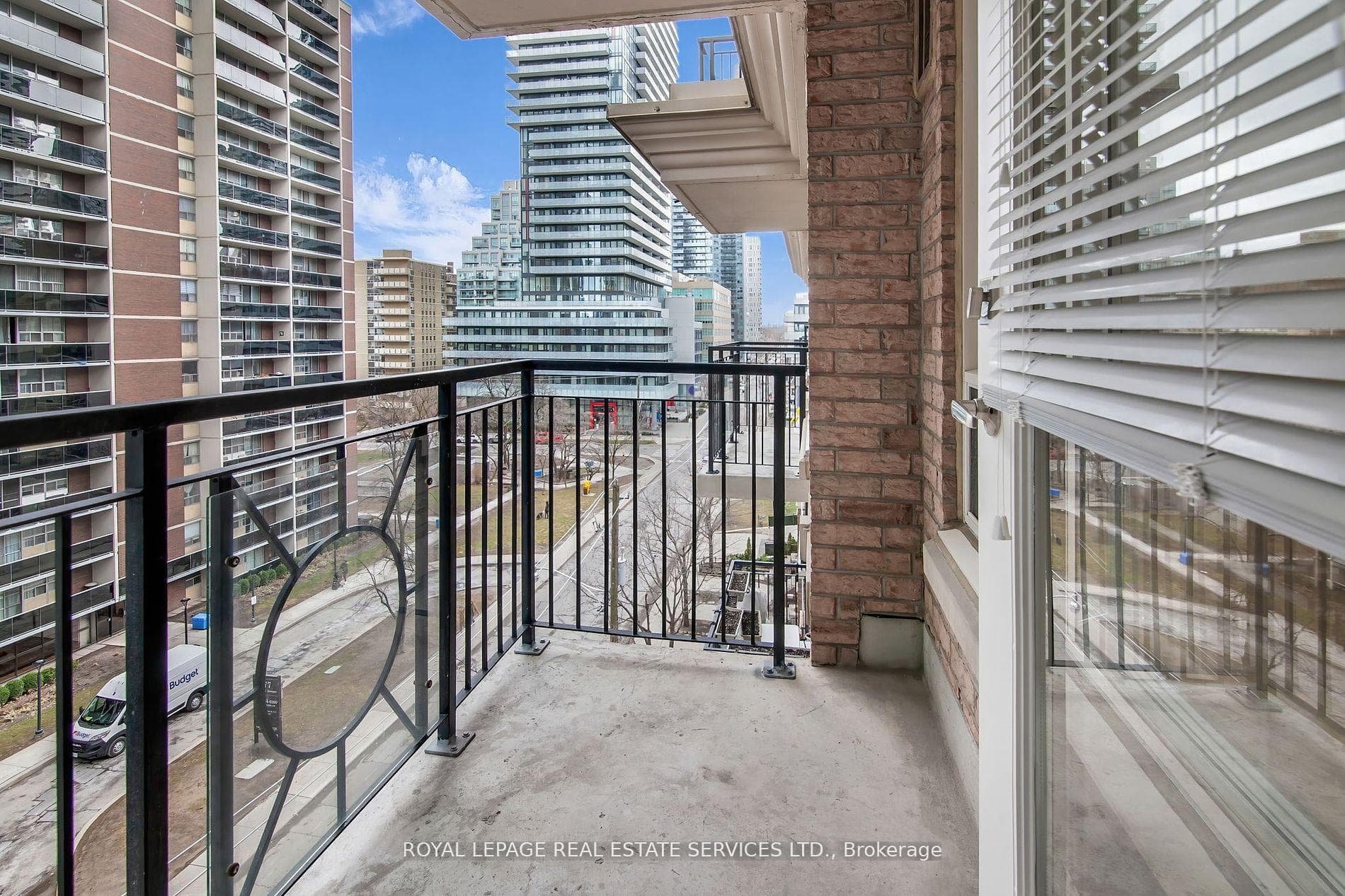 188 Redpath Avenue Unit 707 photo 25