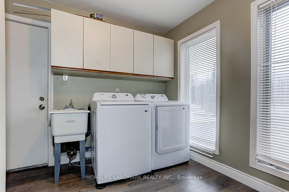 26 Amberglen Court photo 11
