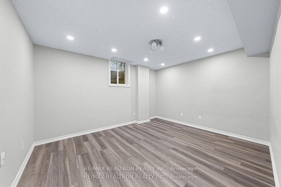 162 Walton Drive Unit Basement photo 12