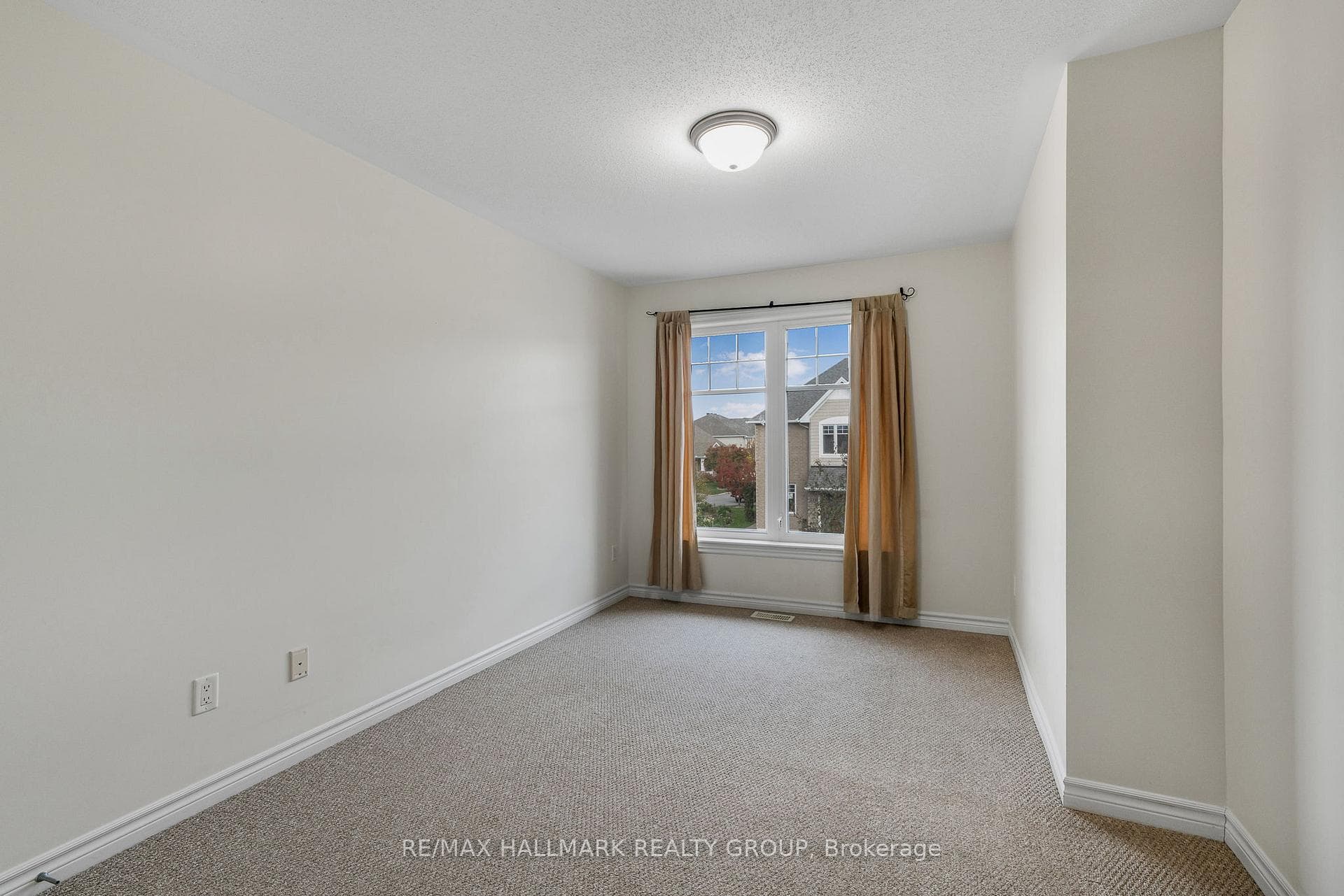334 Grammond Circle photo 15