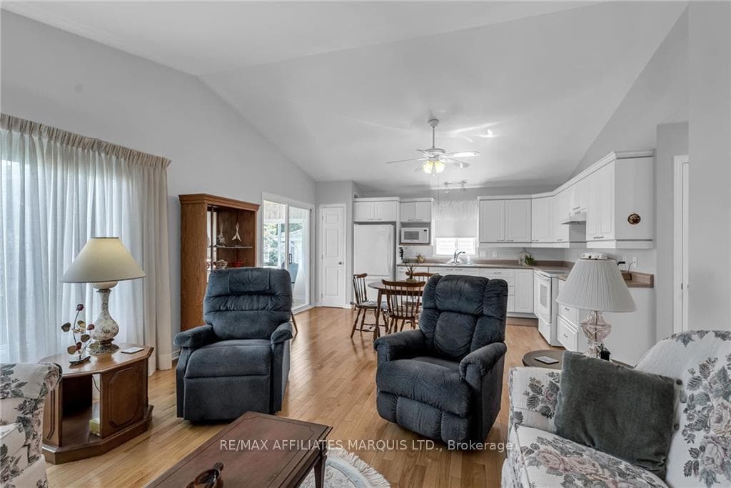 293 NORTHWOODS Crescent photo 7