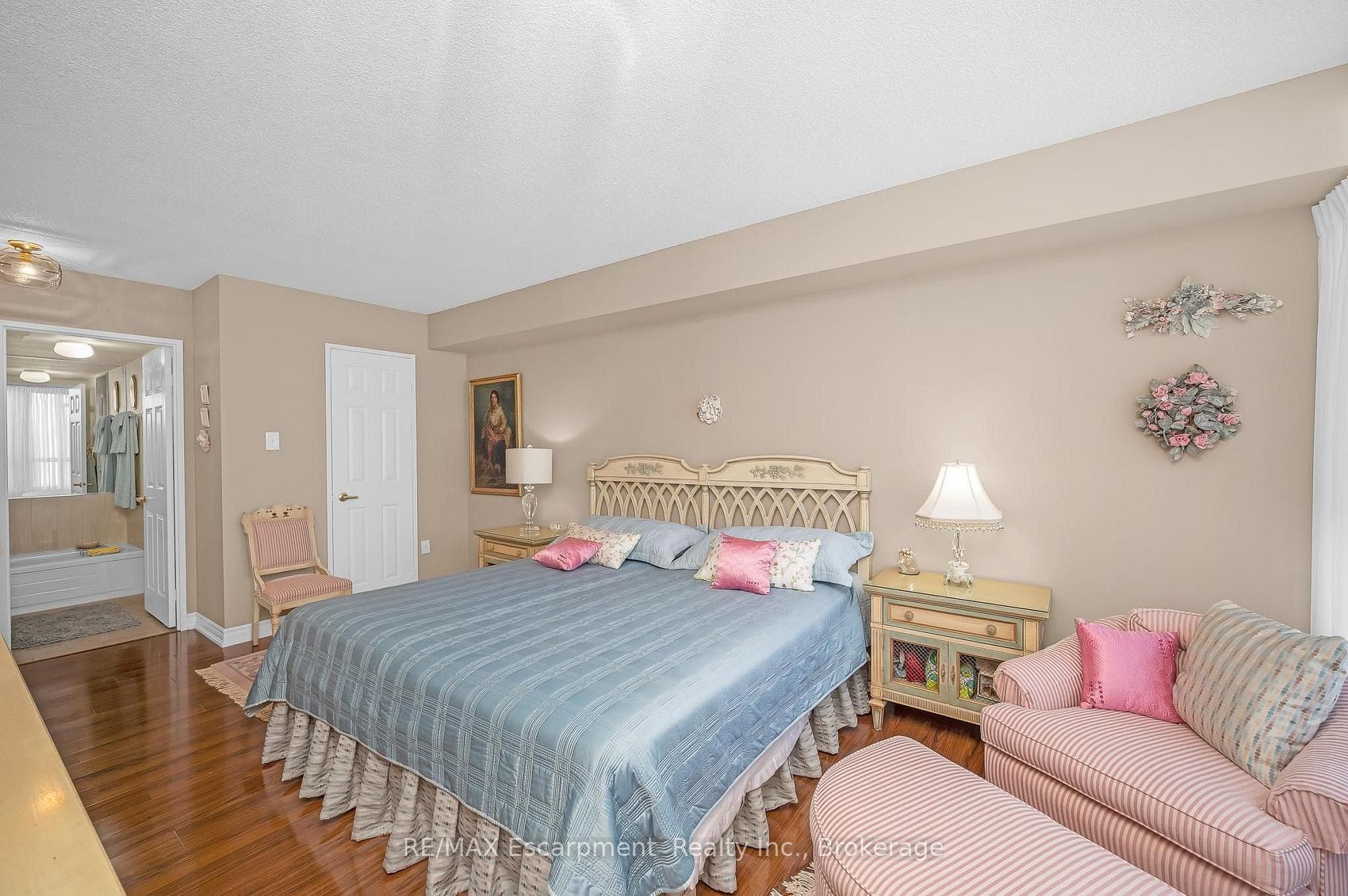 20 Cherrytree Drive Unit 809 photo 21